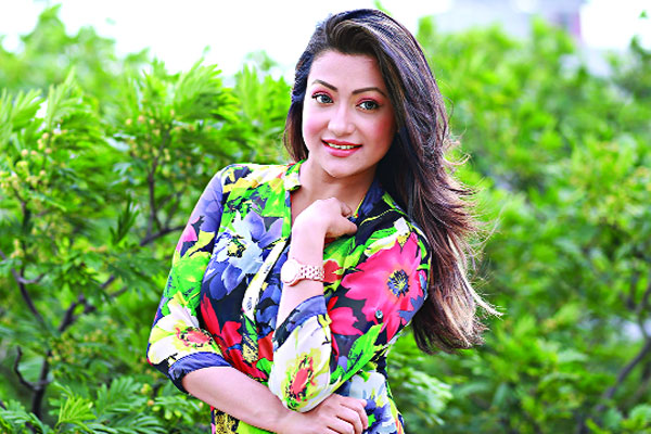 ধরন বুঝে হেয়ার কালার!