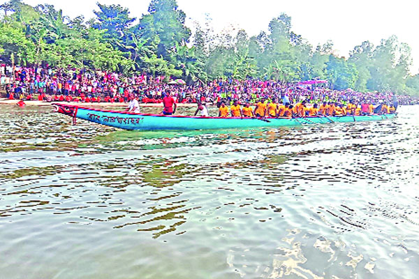 দেবী চৌধুরাণী স্মরণে নৌকাবাইচ