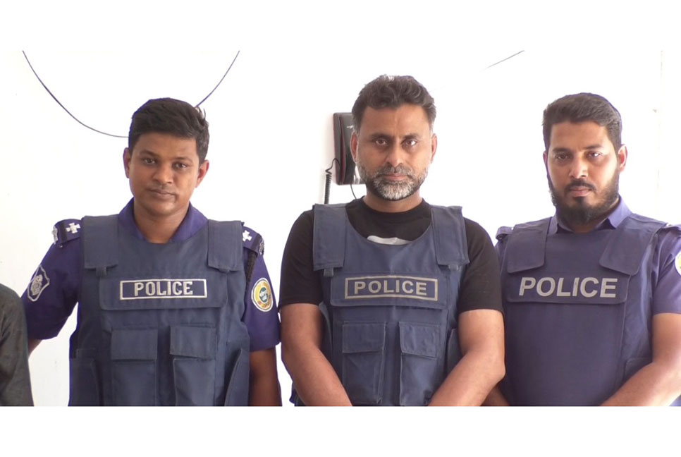 ভোলায় চালককে হত্যা করে 
অটোরিকশা ছিনতাই, আটক ২
