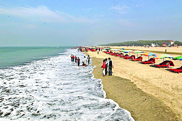 পর্যটক নেই, ক্ষতি ব্যবসায়ীদের