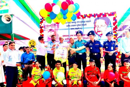 বরিশালে বঙ্গবন্ধু জাতীয় গোল্ডকাপ ফুটবল টুর্নামেন্টের উদ্বোধন 
