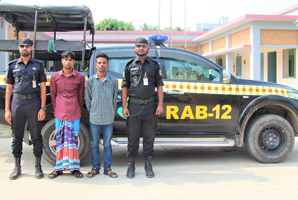 সিরাজগঞ্জে ৩ মাদক কারবারি আটক