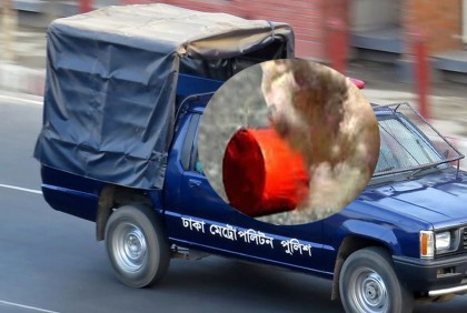রাজধানীতে পুলিশের টহল গাড়িতে ককটেল নিক্ষেপ, বিস্ফোরণে আহত ৩
 

