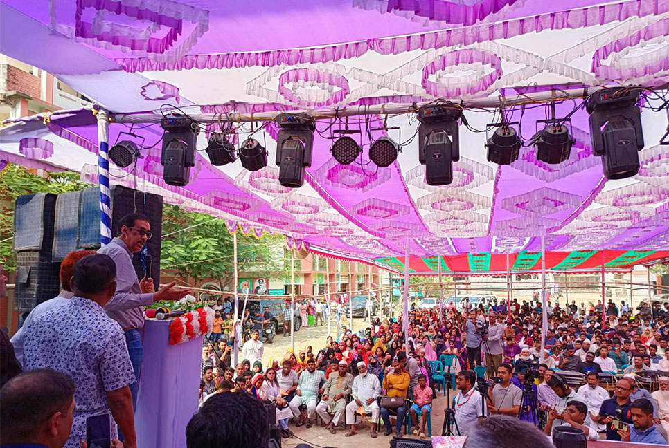 মানচিত্রে শকুনের ছায়া পড়েছে : শামীম ওসমান
