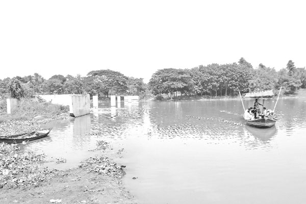 পিলার উঠিয়েই চার বছর পার