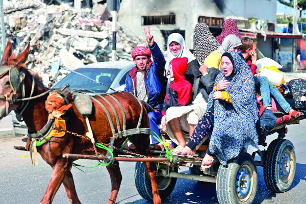 গাজায় শরণার্থী শিবিরে বোমা, নিহত ৫১