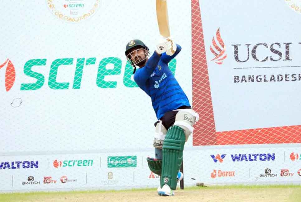 আবার ঢাকা ফিরলেন লিটন