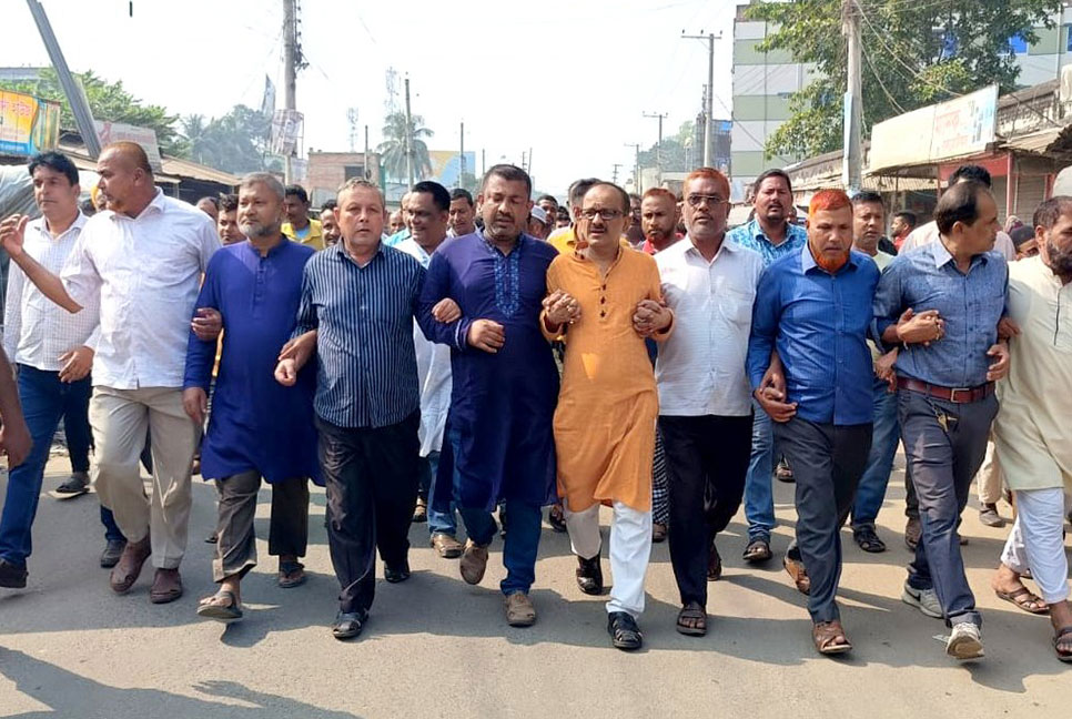 
অবরোধের প্রতিবাদে ঠাকুরগাঁওয়ে 
পৌর আওয়ামী লীগের বিক্ষোভ 