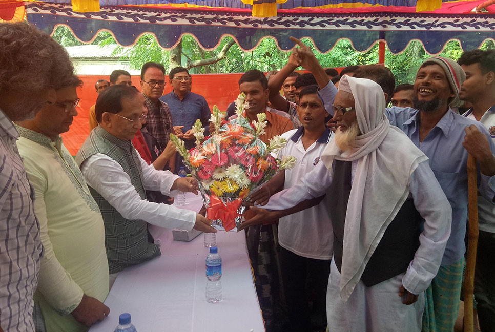 বিএনপির ৫০ নেতাকর্মী আওয়ামী লীগে যোগদান