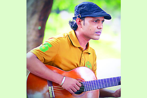 ধ্রুব গানওয়ালার ‘সাদা মেঘের ভাঁজে’