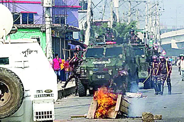ফের রাস্তায় গার্মেন্ট শ্রমিকরা