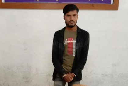 ঝিনাইদহে মাদক কারবারি আটক 