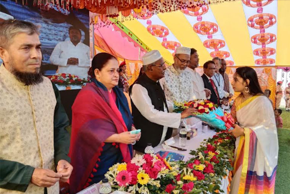 কুমুদিনী সরকারী কলেজে নবীন শিক্ষার্থীদের বরণ