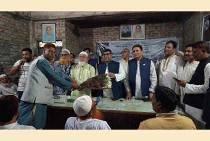আলফাডাঙ্গায় বিএনপি নেতার আওয়ামী লীগে যোগদান

