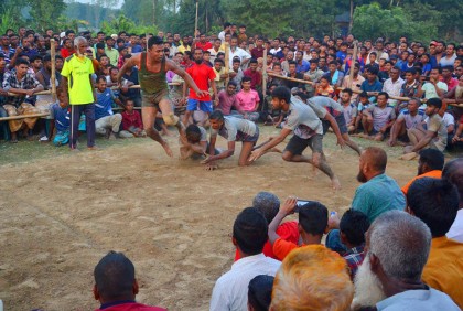 বগুড়ায় ঐতিহ্যবাহী হা-ডু-ডু খেলা অনুষ্ঠিত