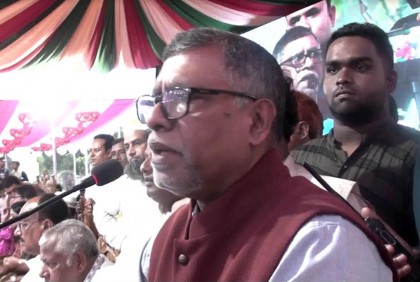 এবার গাড়িতে আগুন দিলে দাঁতভাঙা জবাব হবে : স্বাস্থ্যমন্ত্রী 


