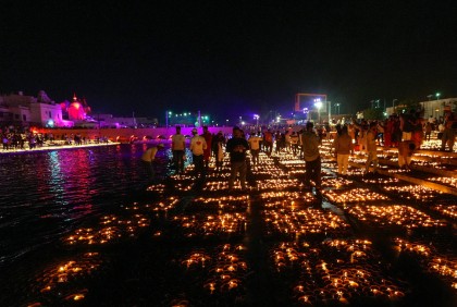 ২২ লাখ প্রদীপ জ্বলল অযোধ্যায়