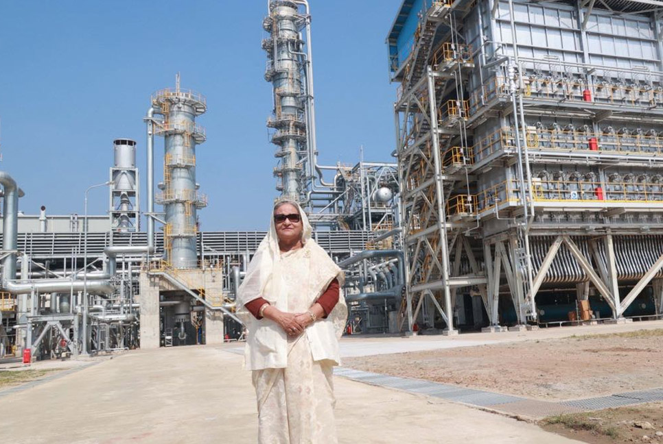 দক্ষিণ এশিয়ার বৃহত্তম সার কারখানার উদ্বোধন করলেন প্রধানমন্ত্রী