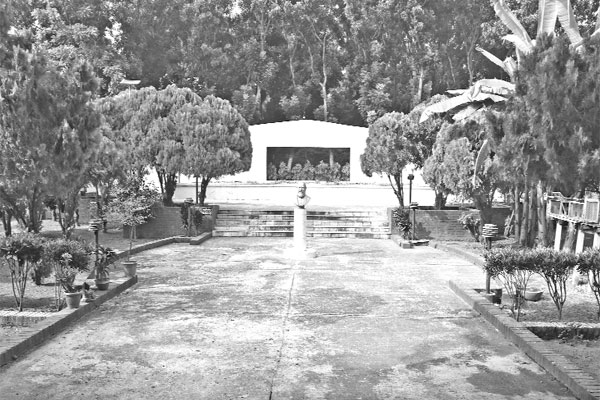 বেহাল দশায় মীর মশাররফ হোসেন স্মৃতিকেন্দ্র
