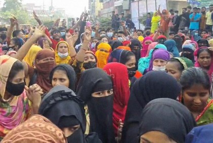 মিরপুরে সড়ক অবরোধ করে ফের পোশাক শ্রমিকদের বিক্ষোভ