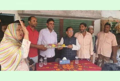 চাঁপাইনবাবগঞ্জে আওয়ামী লীগে যোগ দিলেন বিএনপির ৬০ নেতাকর্মী