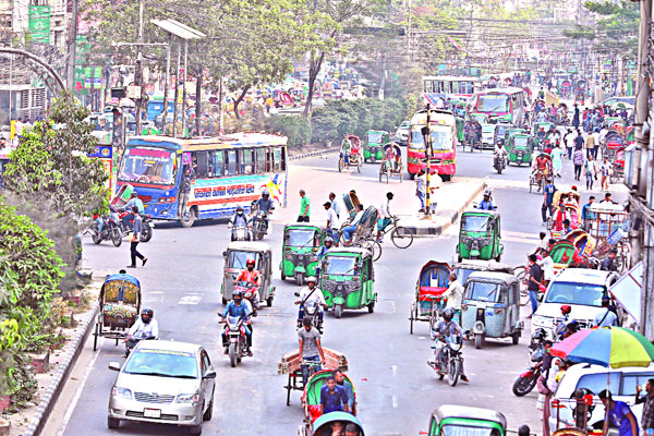 অবরোধে ১৪ বাসে আগুন