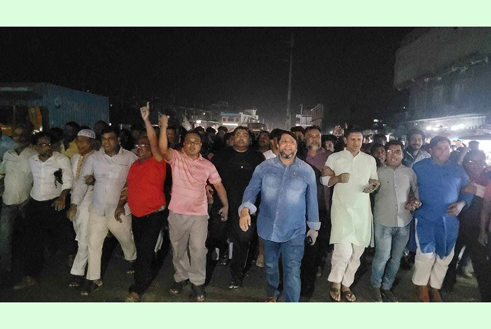 তফসিলকে স্বাগত জানিয়ে সিদ্ধিরগঞ্জে যুবলীগের আনন্দ মিছিল 