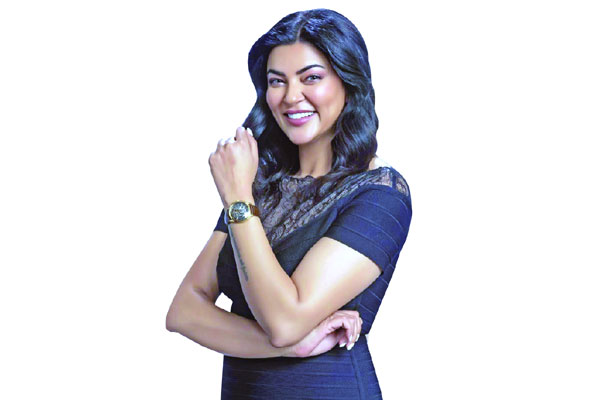 এখনো সতেজ বিশ্বসুন্দরী সুস্মিতা