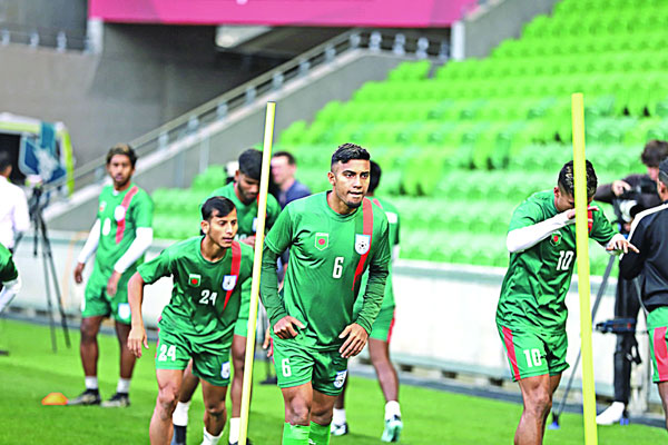 ফুটবলে অস্ট্রেলিয়ার মুখোমুখি বাংলাদেশ
