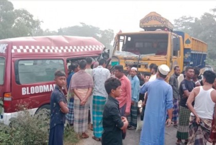 ব্রাহ্মণবাড়িয়ায় ট্রাকচাপায় অ্যাম্বুলেন্স চালক নিহত

