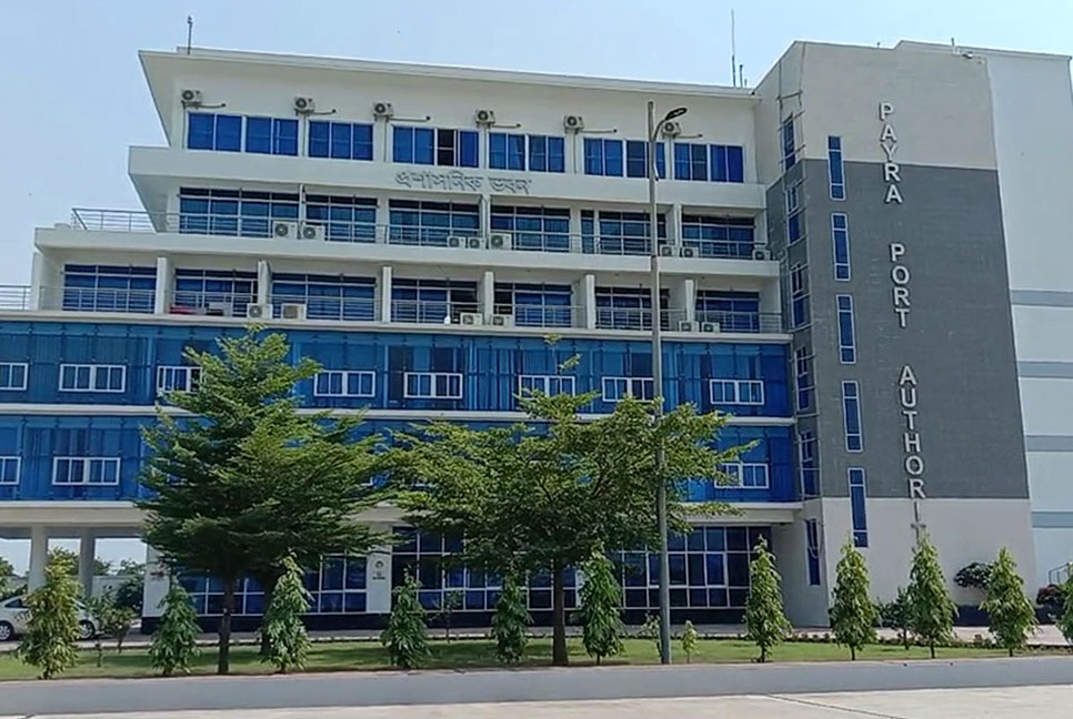 ঘূর্ণিঝড় মিধিলি মোকাবিলায় প্রস্তুত পায়রা বন্দর