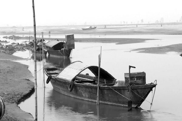 ব্রহ্মপুত্র নদে নাব্য সংকট
