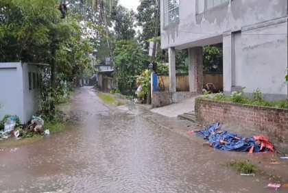 ভোলায় বৈরী আবহাওয়া, দিনভর ভারী বর্ষণ ও দমকা হাওয়া 