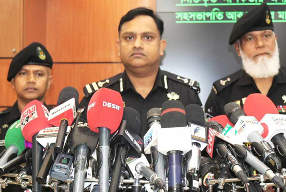নির্বাচনের আগে অবৈধ অস্ত্র উদ্ধার অভিযান চলবে : র‌্যাব