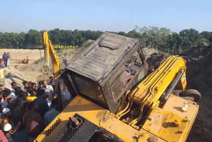 ঝিনাইদহে এস্কেভেটর দুর্ঘটনায় চালকের মৃত্যু