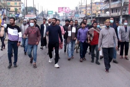 লক্ষ্মীপুরে হরতালের সমর্থনে ঝটিকা মিছিল, বাস ভাঙচুর 