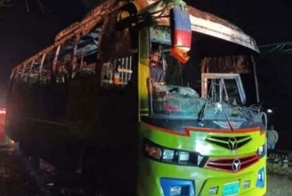 রাজশাহীতে বাসে আগুন