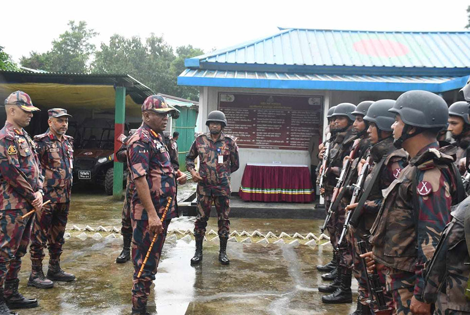 মিয়ানমার সীমান্ত পরিদর্শন করলেন বিজিবি মহাপরিচালক