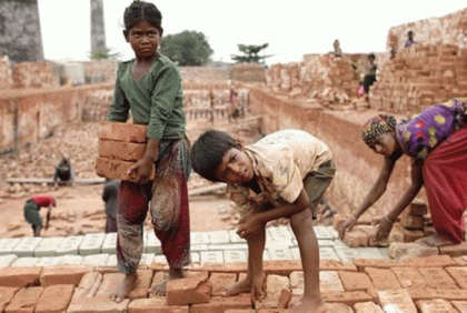 ভাটায় হারিয়ে যাচ্ছে শৈশব