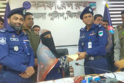 ঝিনাইদহে হারিয়ে যাওয়া ও চুরি হওয়া ৩৮ মোবাইল উদ্ধার
