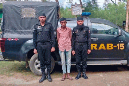 টেকনাফে ৫০ হাজার ইয়াবাসহ মাদক কারবারি আটক