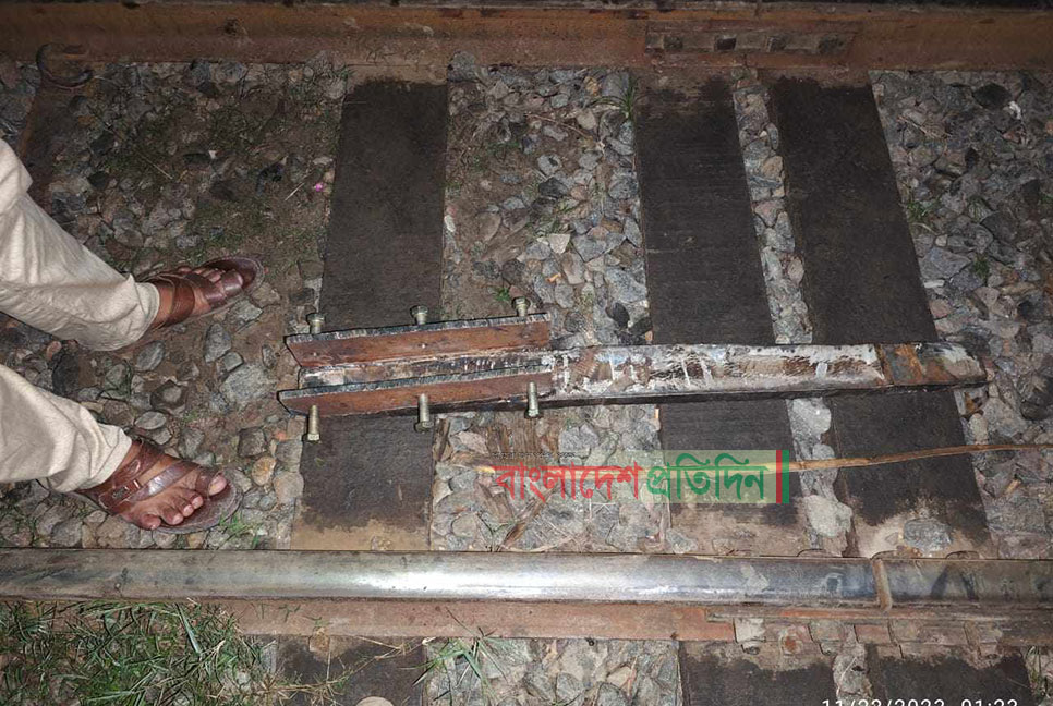 মধ্যরাতে ঢাকা-নারায়ণগঞ্জ রেললাইনে ‘নাশকতার’ চেষ্টা