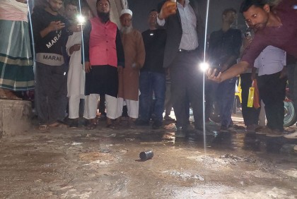 শ্রীপুরে পেট্রোল বোমা ও ককটেল ছুড়েছে দুর্বৃত্তরা