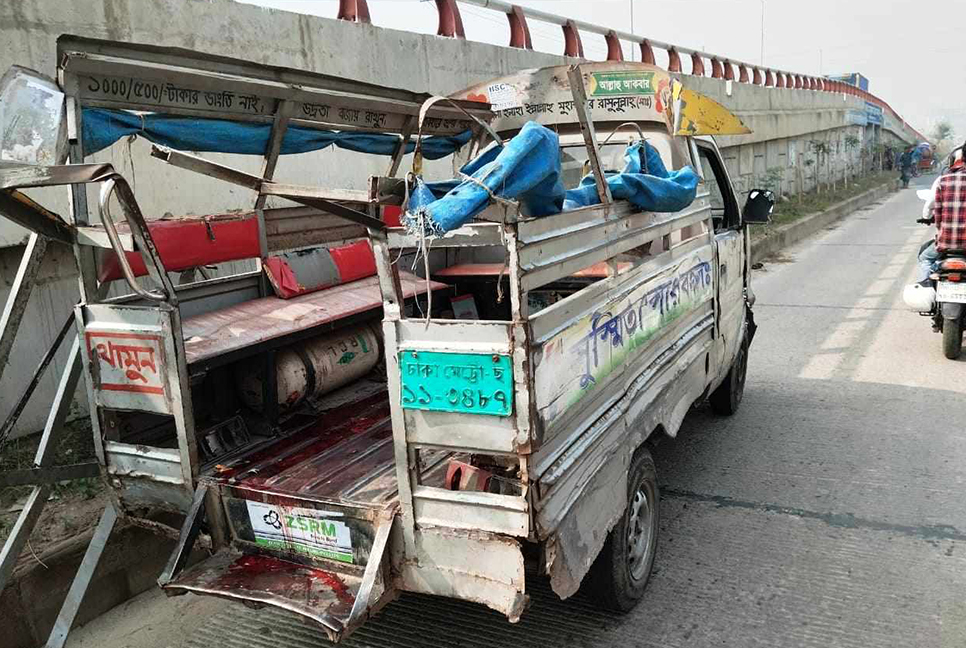 ডেমরায় বাস-লেগুনা সংঘর্ষে নিহত বেড়ে ৪