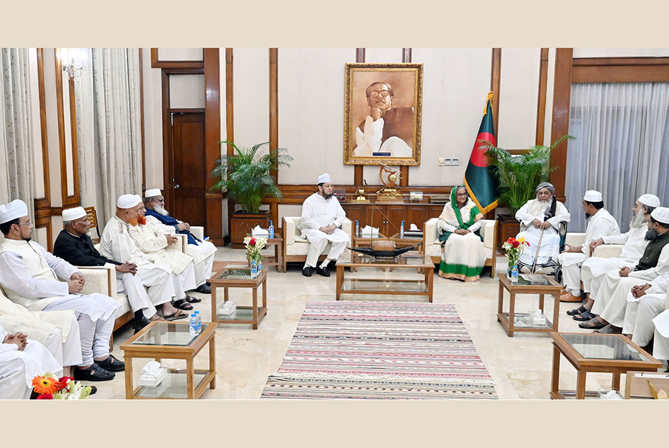 প্রধানমন্ত্রীর সঙ্গে গণভবনে ৯ রাজনৈতিক দলের ১৪ শীর্ষ নেতার সাক্ষাৎ

