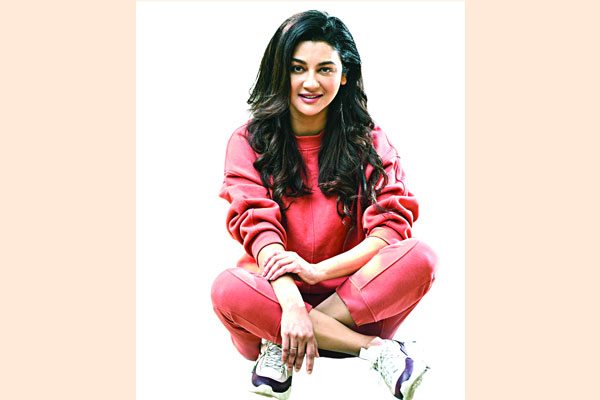 ‘কড়ক সিং’ নিয়ে জয়ার উচ্ছ্বাস