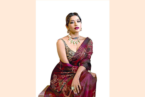 সম্পূর্ণ স্বাধীনতা ও অধিকার বুঝে পেতে চাই