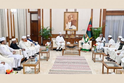 প্রধানমন্ত্রীর সঙ্গে গণভবনে ৯ রাজনৈতিক দলের ১৪ শীর্ষ নেতার সাক্ষাৎ


