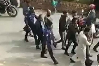 যুবলীগের তিন নেতাকে জখমের
মামলায় কারাগারে ১০ জন

