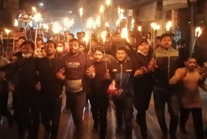 জয়পুরহাটে অবরোধের সমর্থনে মশাল মিছিল 